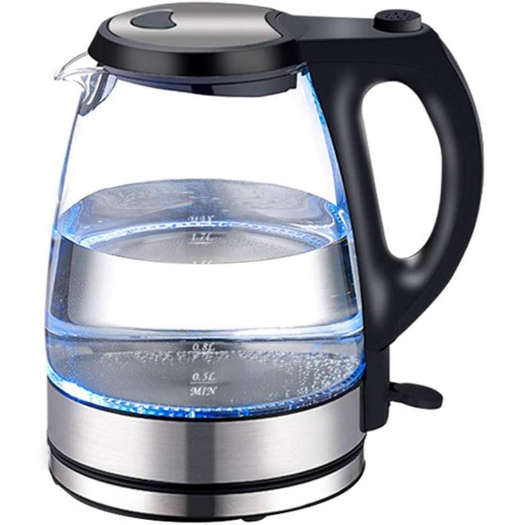 Acqua portata a temperatura nel bollitore con alimentazione senza filo e con capacita dichiarata di 1.7 litri