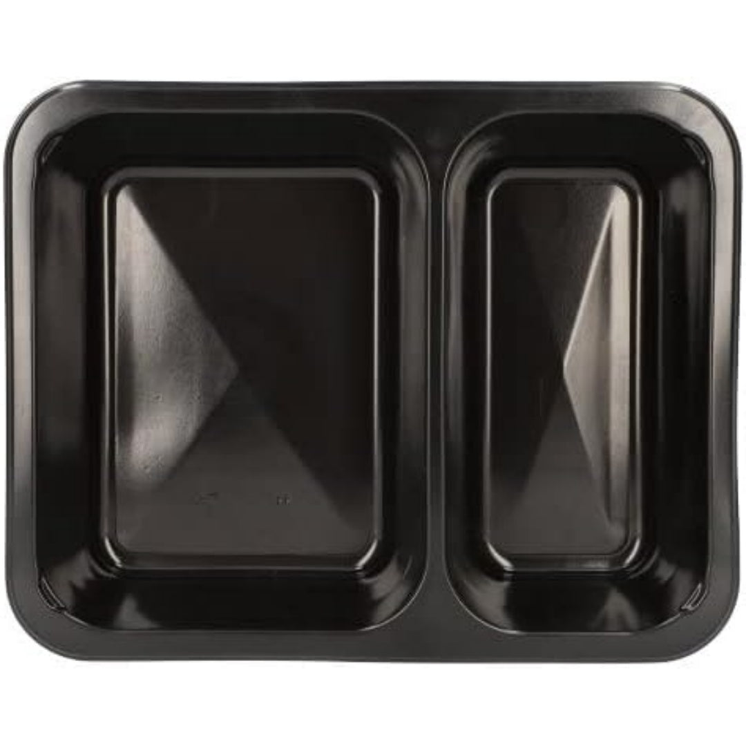 Porzioni riposte prima del servizio di colore nero